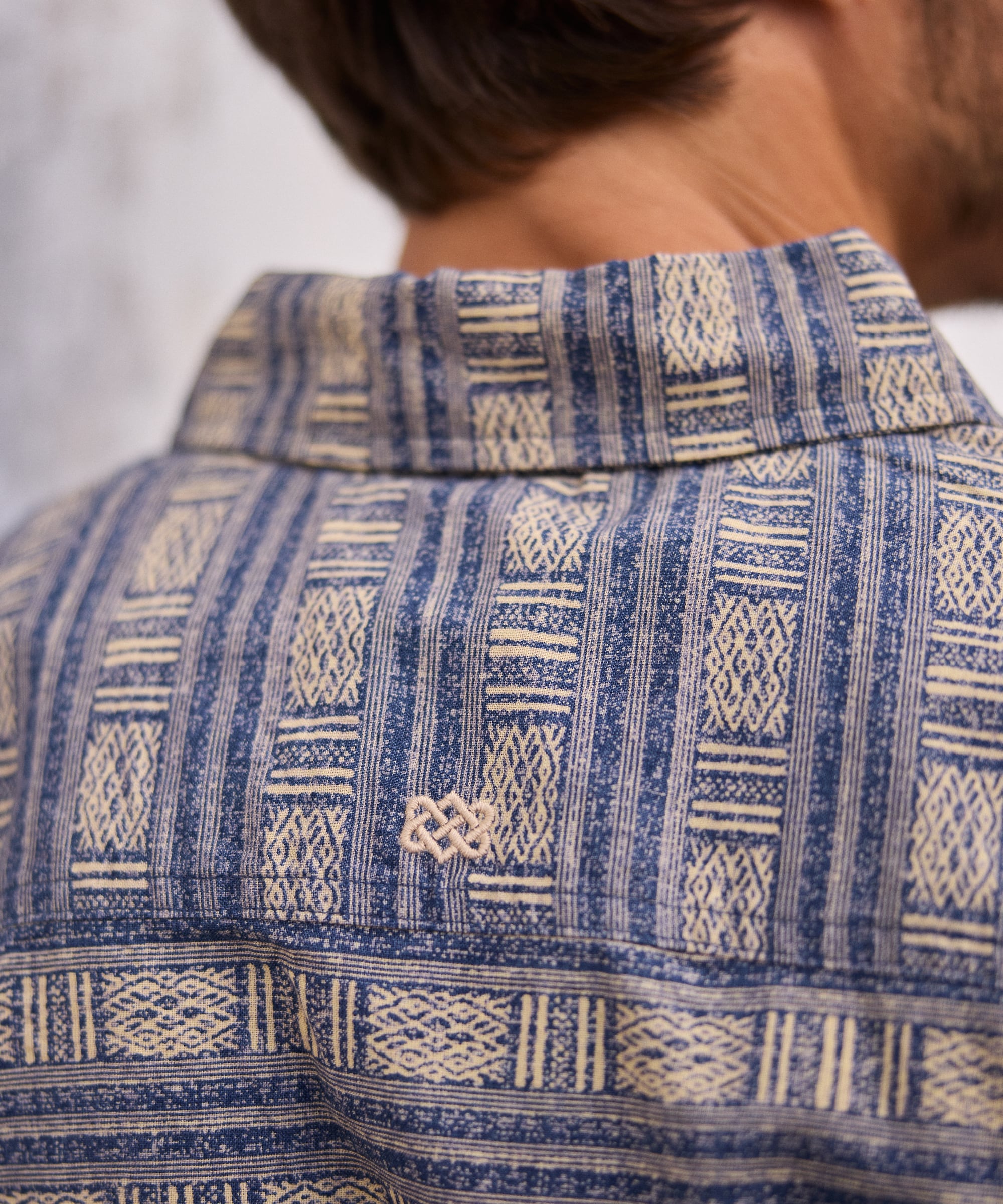 Khumbu Weave Short Sleeve Shirt in Rathee Blue geometric pattern