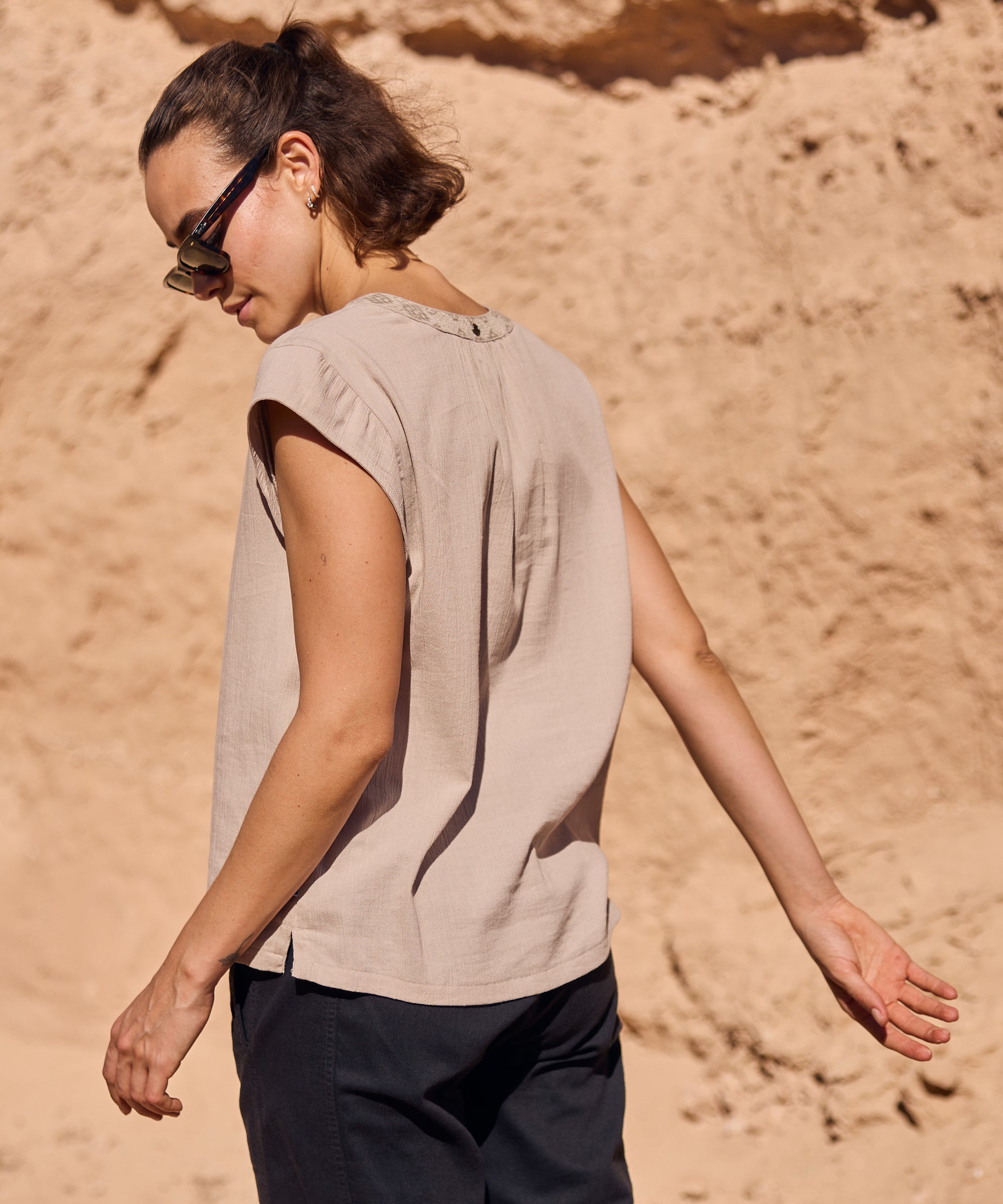 Hara Oberteil mit Flügelärmeln - Goa Sand