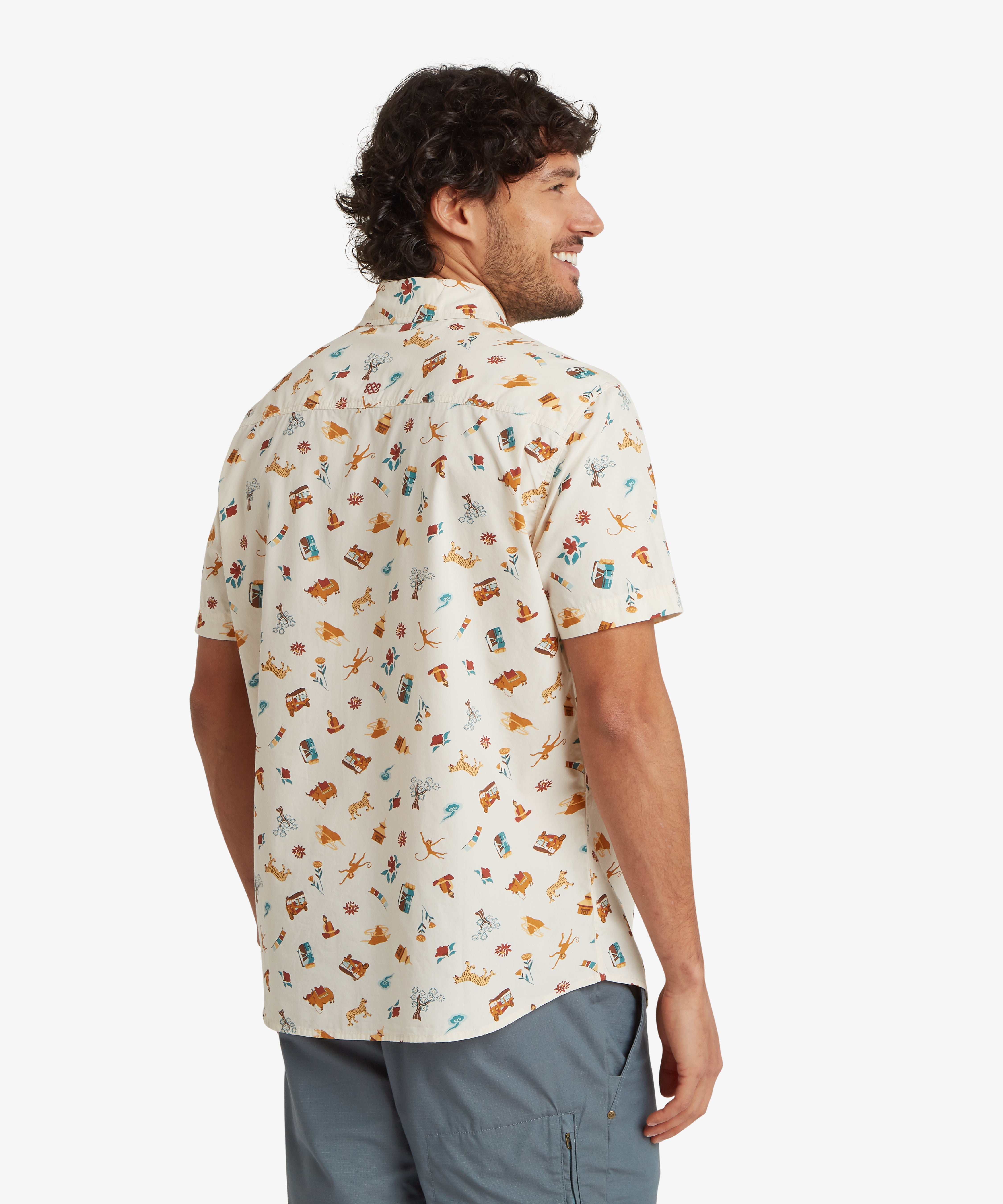 Balun Kurzarmhemd Ð Peetho Nepali, cremefarbenes Hemd mit bunten Reise-Symbolen