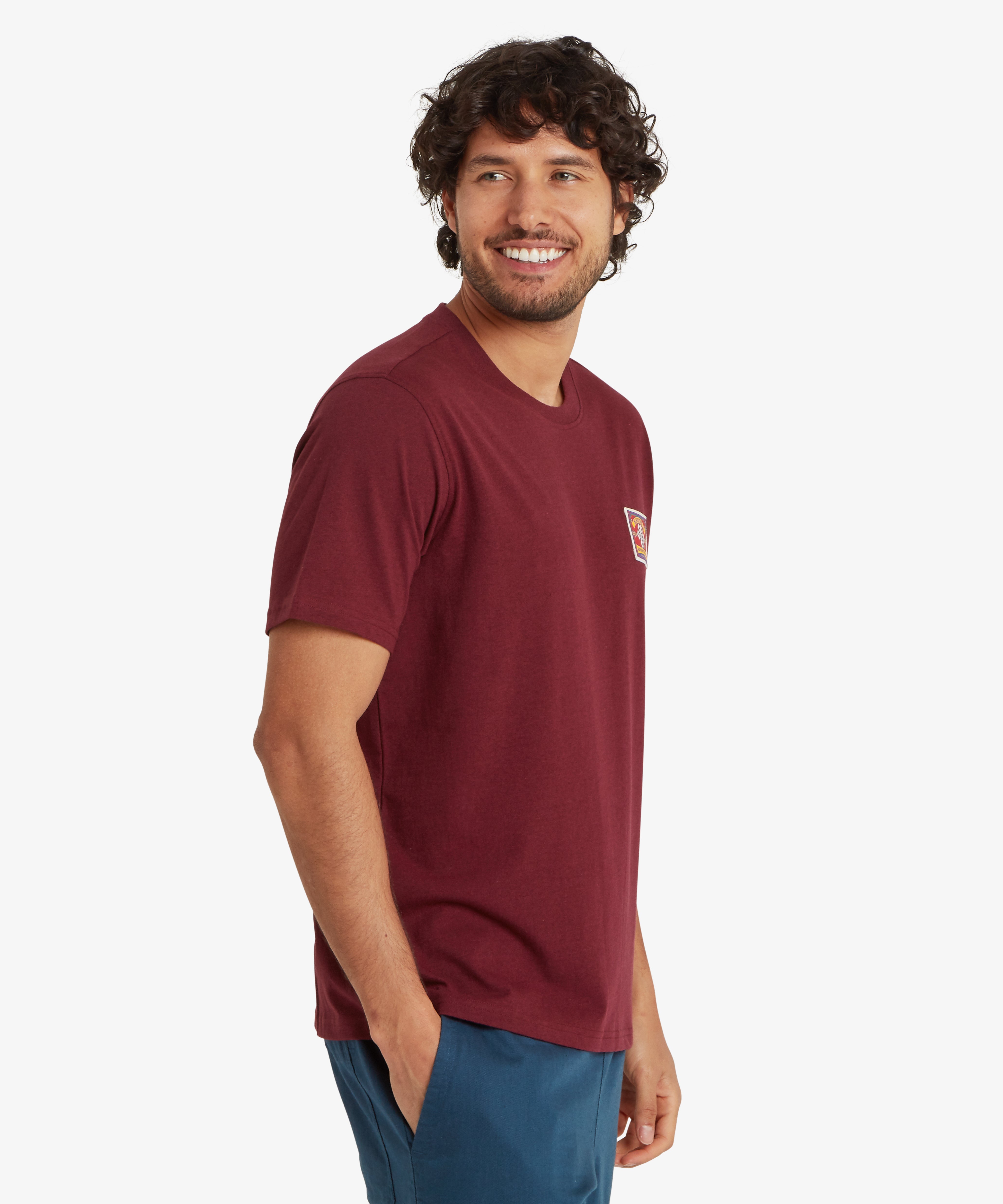Jutnu Patch T-Shirt - Wine maroon short-sleeved t-shirt with embroidered chest patch