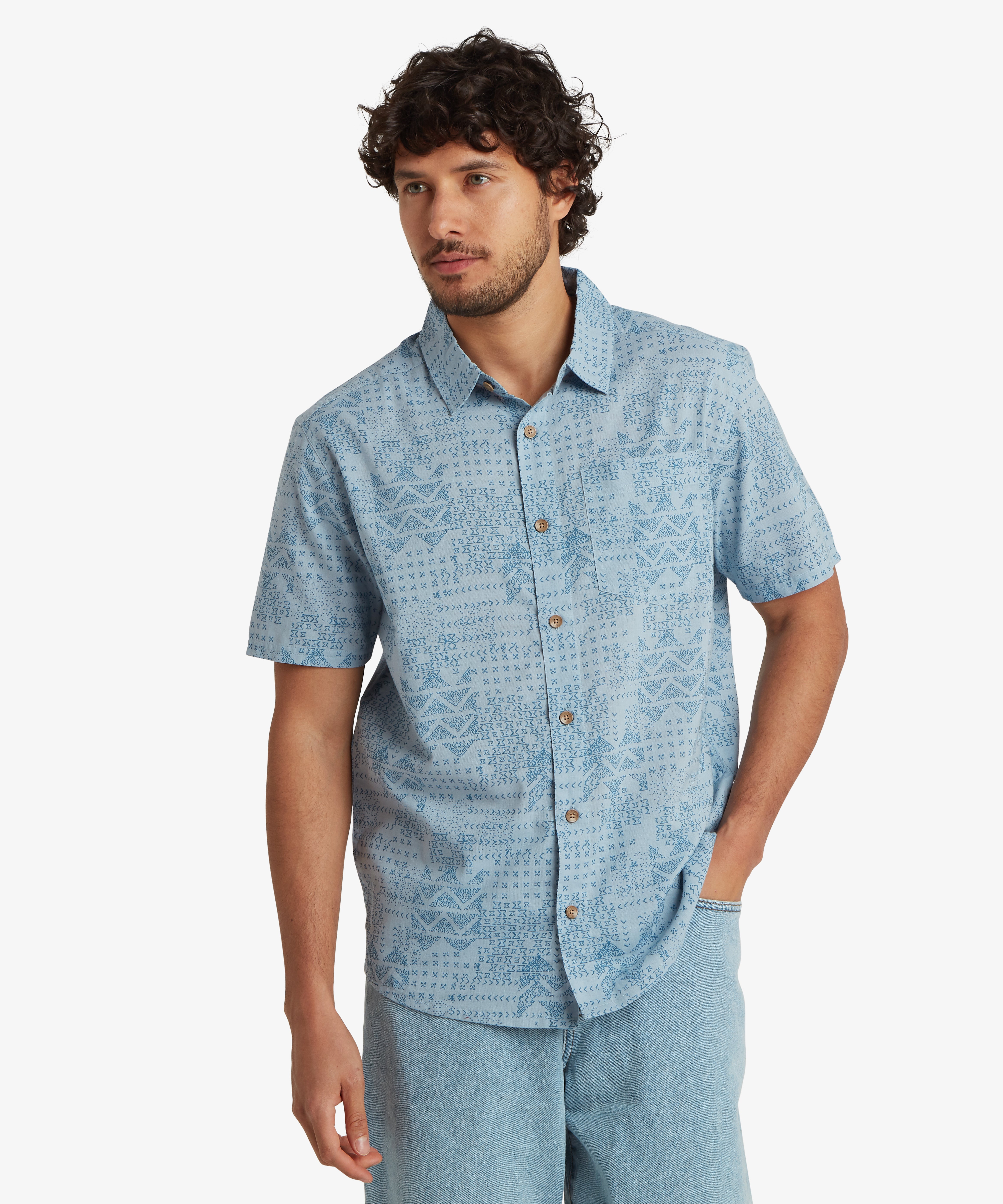 Puja Kurzarmhemd in Dark Sky mit hellblauem geometrischem Muster