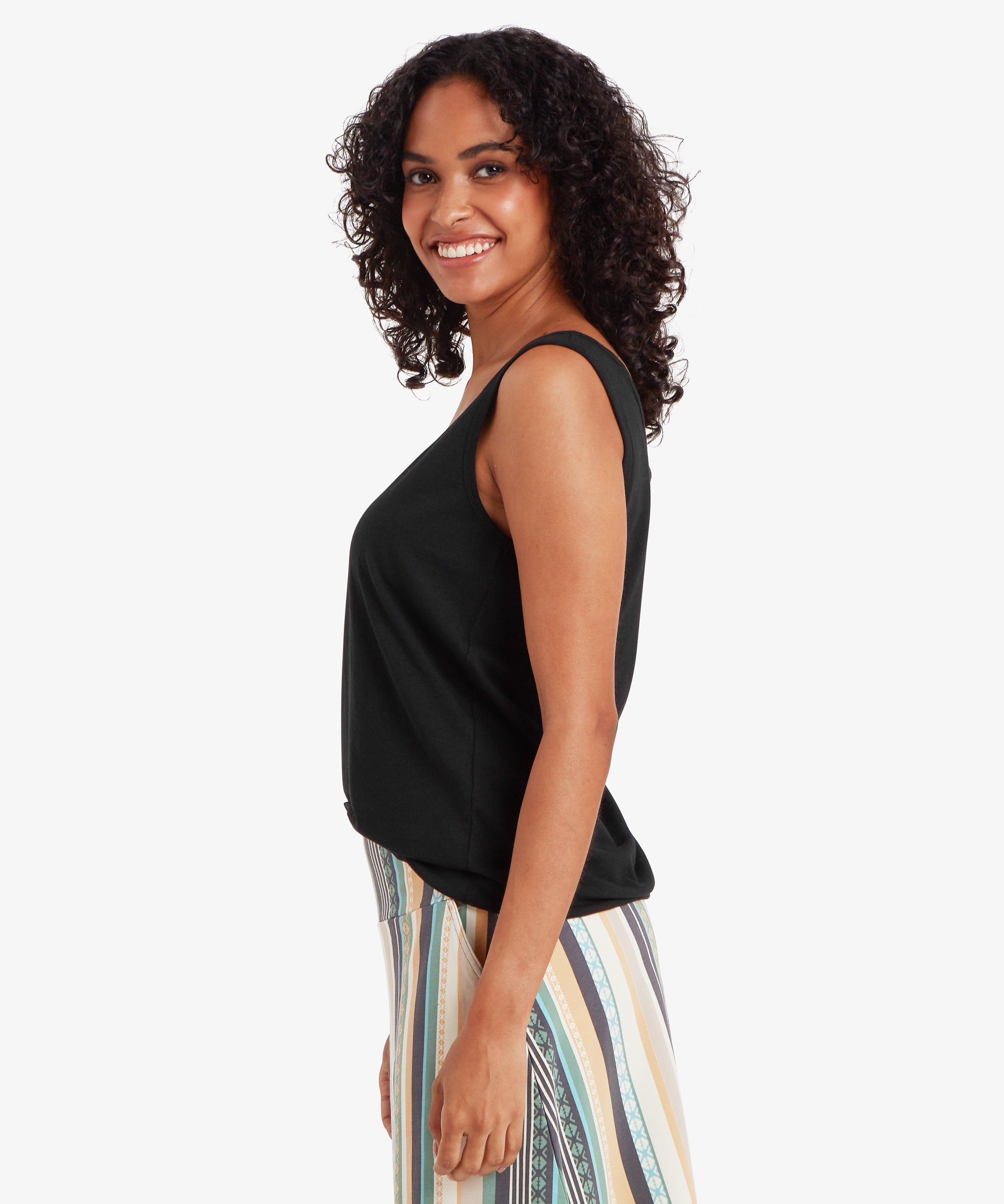 Jutnu Scoop Neck Tank Top - Black