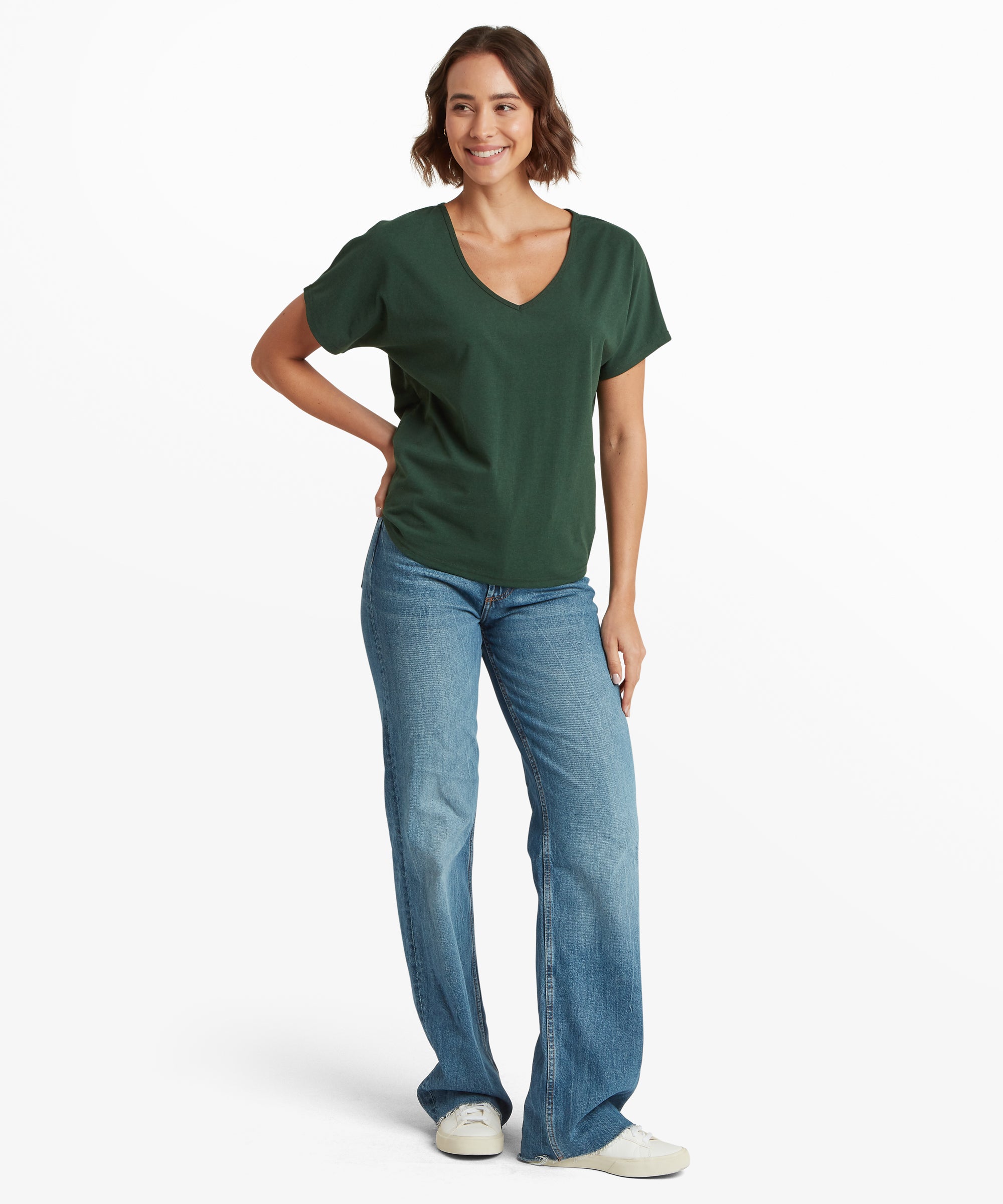 Jutnu V-Neck T-Shirt in Spruce: dark green short-sleeved cotton tee